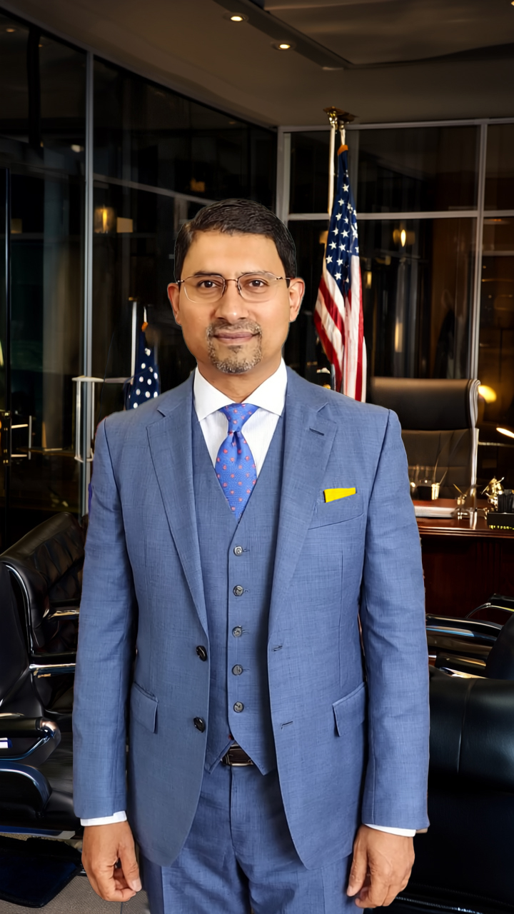 Portrait of Mr. Sris, Owner and Founder